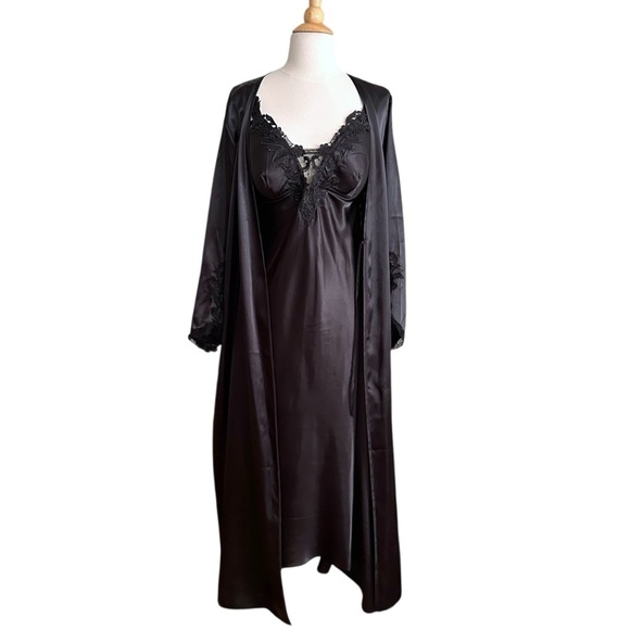Flora by FLORA NIKROOZ Black Satin Stella Chemise Gown and Robe Set Negligee XL - Picture 1 of 16